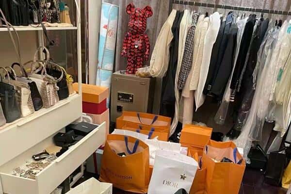 百色回收一线品牌衣服
